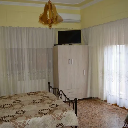 Anita'S Hosting Apartment Kalamata Exterior photo